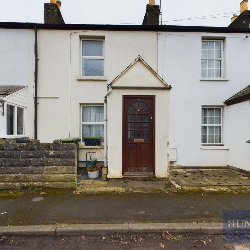 Naunton Terrace, Leckhampton, Cheltenham - Photo 1