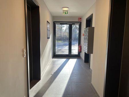 Wunderschöne 4-Zimmer Wohnung mit großer Dachterrasse und charmanten Dachschrägen in exklusivem Gebäude - ab 01.02.2026 - Foto 4