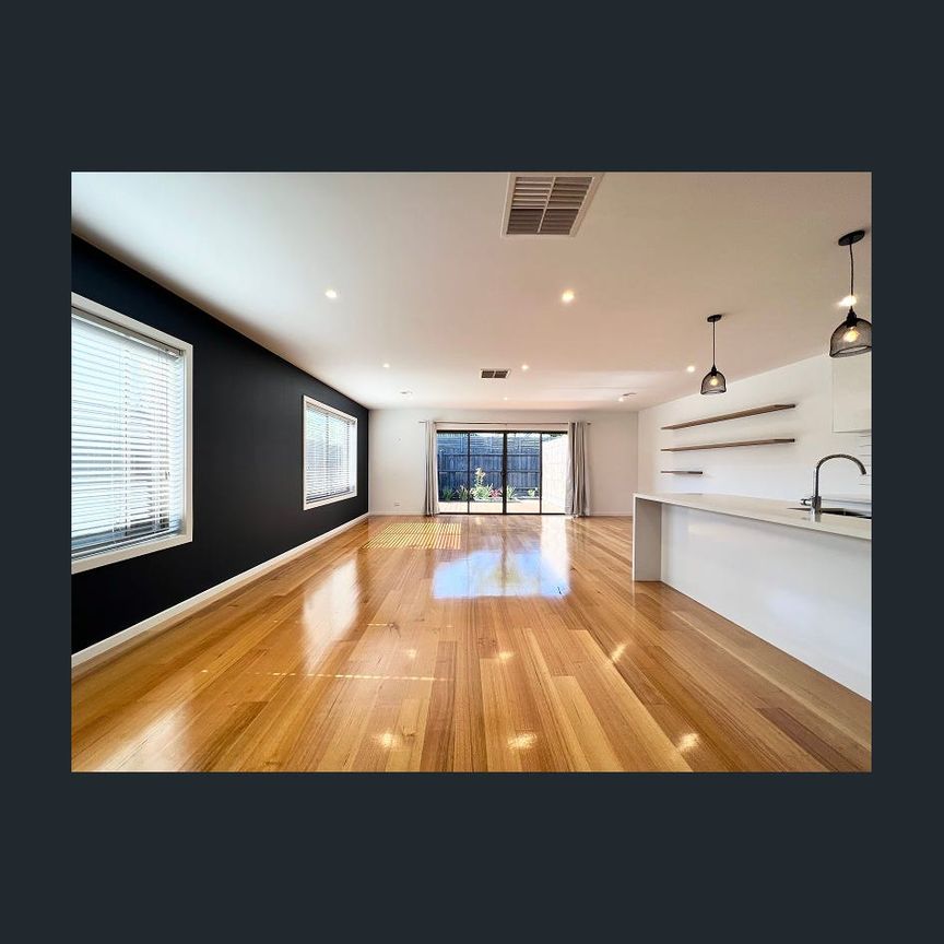 Stunning Family Home - Photo 1