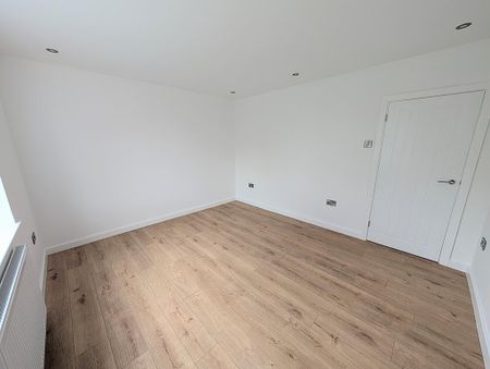 3 bedroom end of terrace house to rent - Photo 5