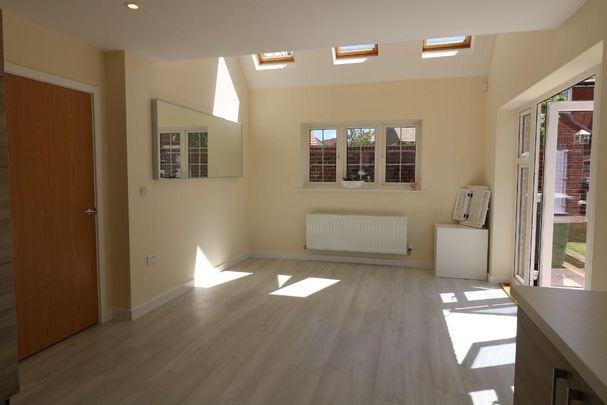 4 bedroom detached house to rent - Photo 1