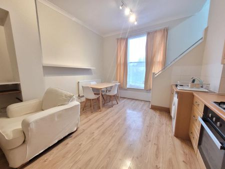 1 bedroom flat to rent - Photo 4