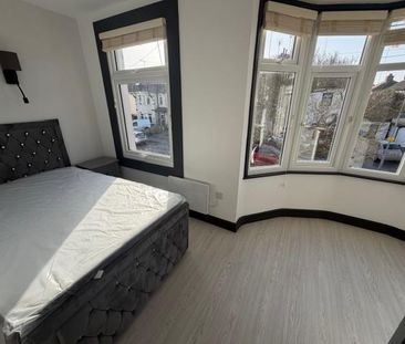 1 bedroom in a house share to rent - Photo 6