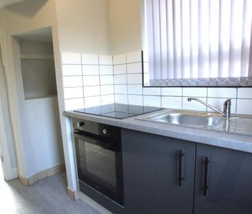 2 bedroom semi-detached house to rent - Photo 5