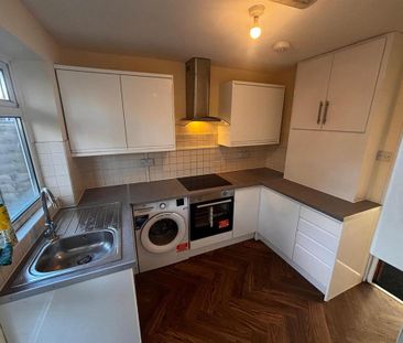 4 bedroom terraced house to rent - Photo 3