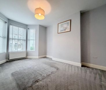 4 bedroom terraced house to rent - Photo 5