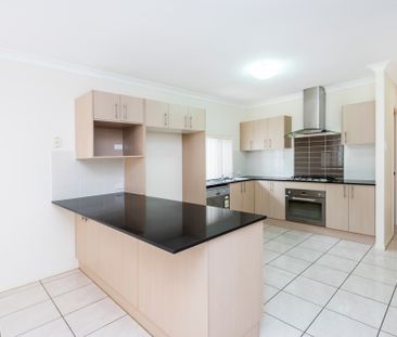 3 Klim Street, Calamvale QLD 4116 - House For Rent - $740 | Domain - Photo 3