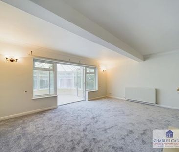 5 bedroom bungalow to rent - Photo 3