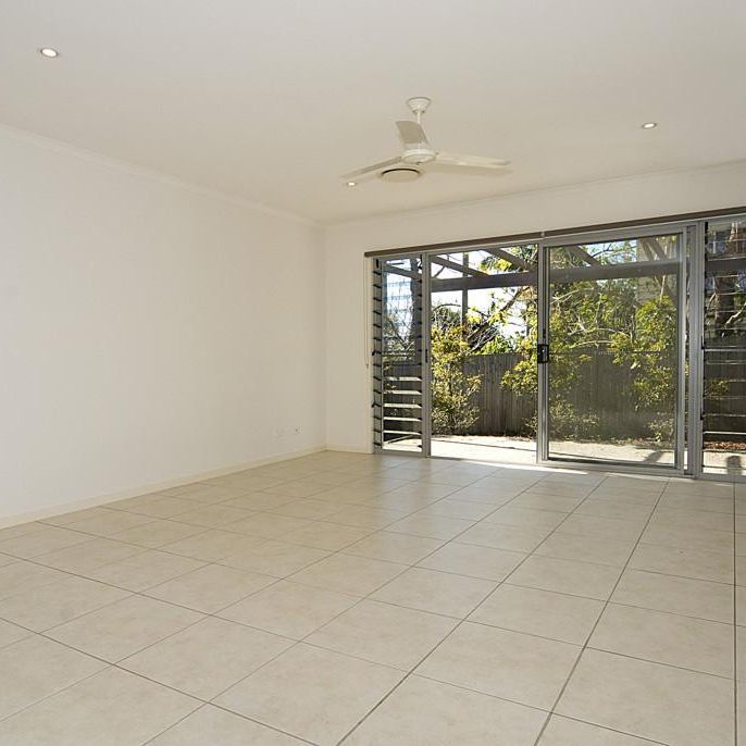 Contemporary Living in the Heart of Cooroy - Photo 1