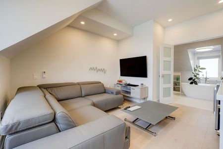 For Lease - 274 Roxton Road Unit# Main, Toronto, Ontario - Photo 2