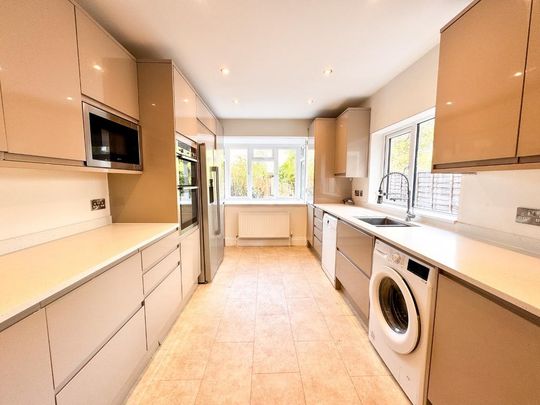 3 bedroom terraced house to rent - Photo 1