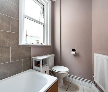 3 bedroom terraced house to rent - Photo 6