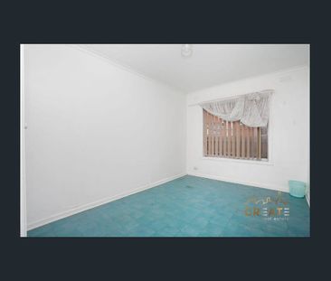 PERFECT HOME IN ALBION - Photo 5