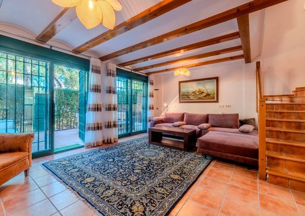 FOR RENT: SPACIOUS AND ELEGANT 4-BEDROOM BUNGALOW FOR LONG TERM