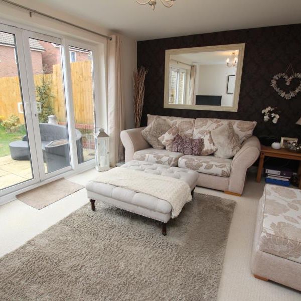 3 bedroom semi-detached house to rent - Photo 1