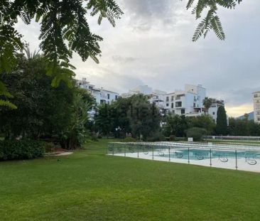 Alquiler de piso en Avenida José Banús - Foto 6