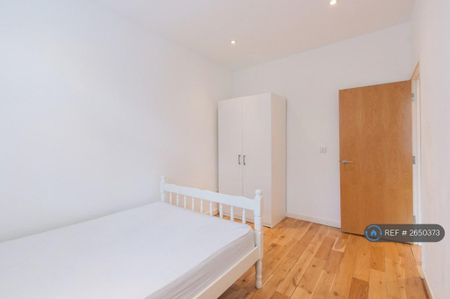 2 bedroom flat to rent - Photo 4