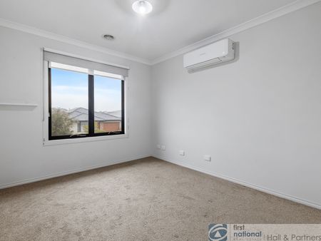 10 Trainers Way, Clyde - Photo 4