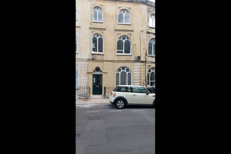 2 Bed Flat, Dover Place, BS8 - Photo 4