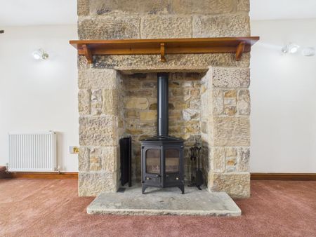 5 bedroom barn conversion to rent - Photo 3