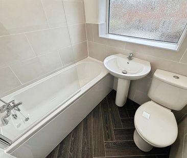 3 bedroom terraced house to rent - Photo 6