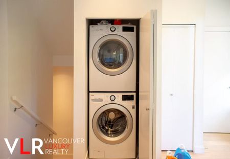 Townhouse in Vancouver West Side, BC - Photo 4