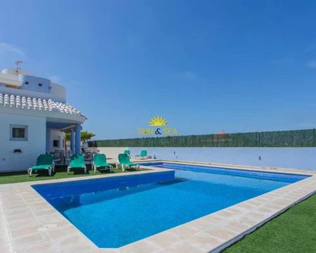 DETACHED VILLA FOR RENT, 3 BEDROOMS AND 2 BATHROOMS IN LA MANGA - MURCIA - Photo 2