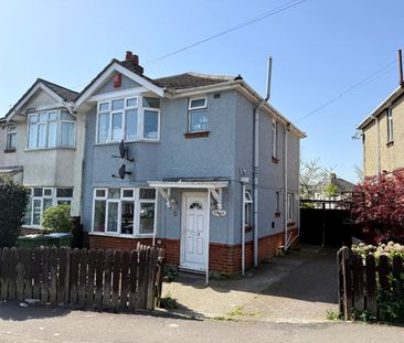 3 bedroom semi-detached house to rent - Photo 5