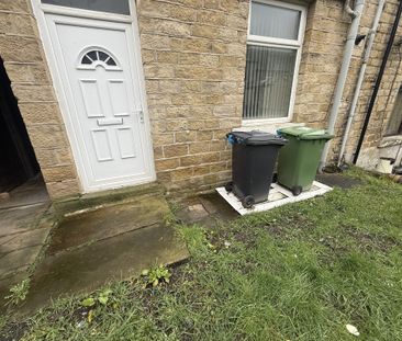Moorbottom Road, Huddersfield - Photo 2
