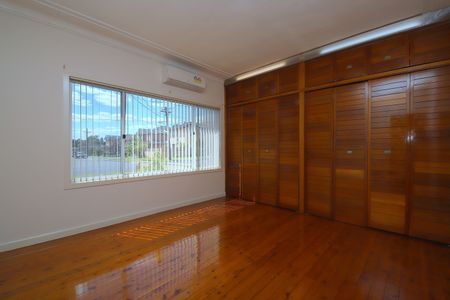 Three Bedroom Home - Photo 2