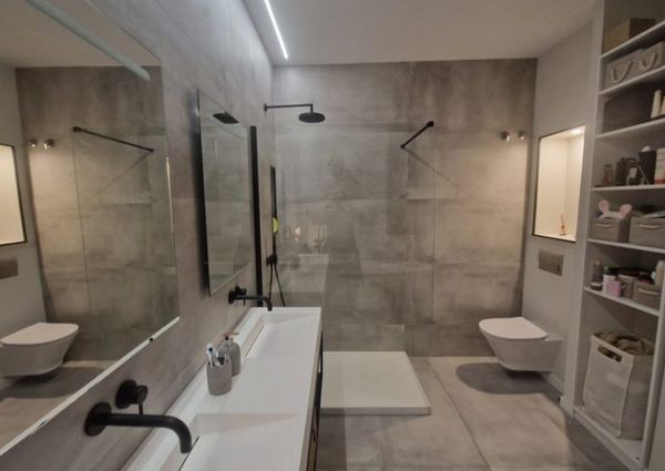 Renovated apartment close to Sagrada Familia