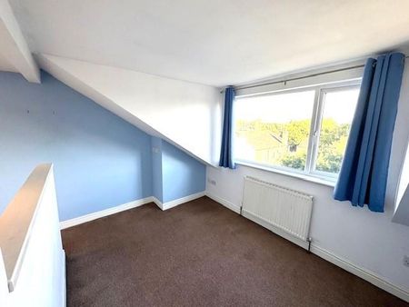 3 bedroom end of terrace house to rent - Photo 4
