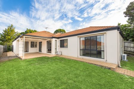 204 Saturn Crescent, Bridgeman Downs QLD 4035 - House For Rent | Domain - Photo 5