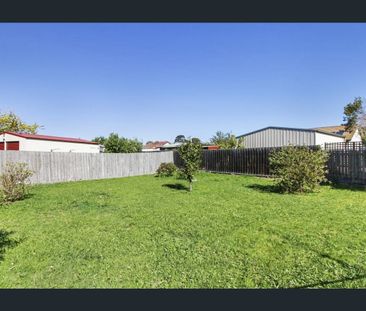 Neat & Tidy 3-Bedroom Brick Home - Photo 6