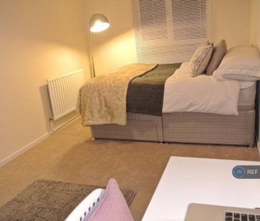 1 bedroom in a house share to rent - Photo 6