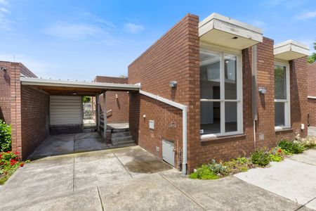 3/33 Howard Street, Glen Iris VIC 3146 - Apartment For Rent | Domain - Photo 4