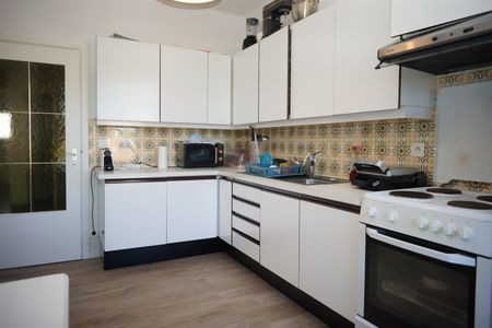 Gerenoveerd appartement met 3 slaapkamers In Zutendaal - Photo 5