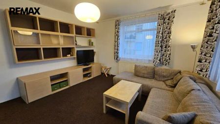 Pronájem bytu 2+1 s balkonem Na Větrníku Chrudim - Photo 2
