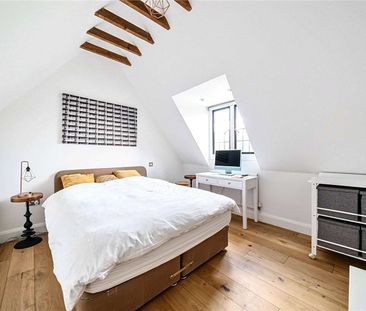 A charming 4 bedroom family home with wonderful gardens. - Photo 5