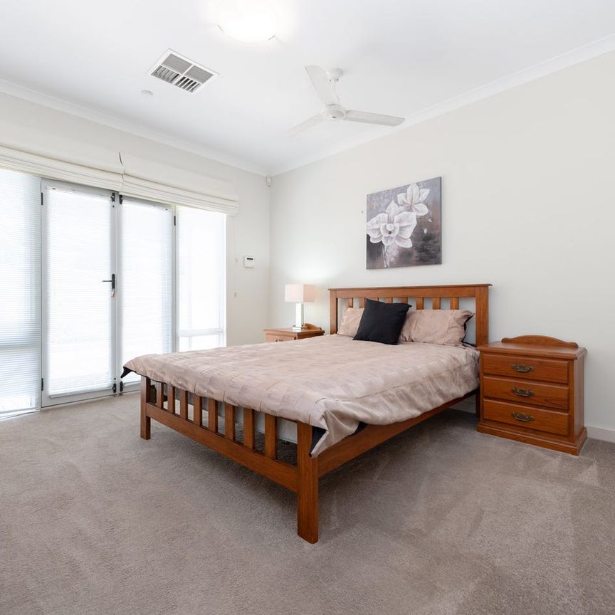 Stunning Furnished Family Home in Bicton - Photo 1