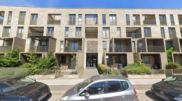 3 bedroom flat to rent - Photo 1