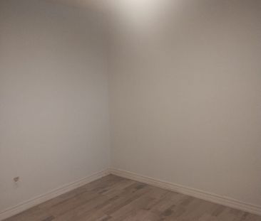 For Lease - 116 Golden Boulevard, Welland, Ontario - Photo 2