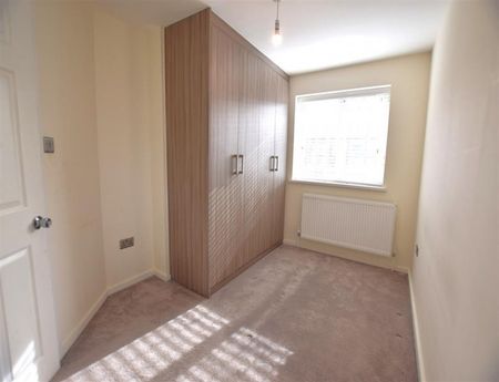 4 Bedroom Detached To Let - Photo 3