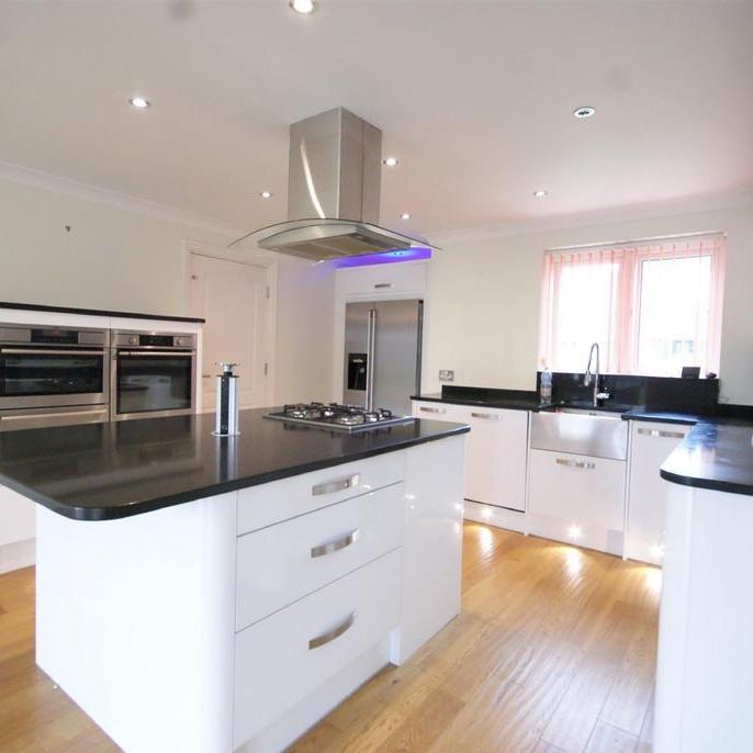3 bedroom semi-detached house to rent - Photo 1