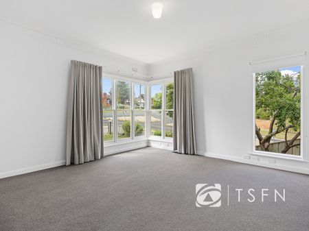 216 Neale St, Flora Hill - Photo 2
