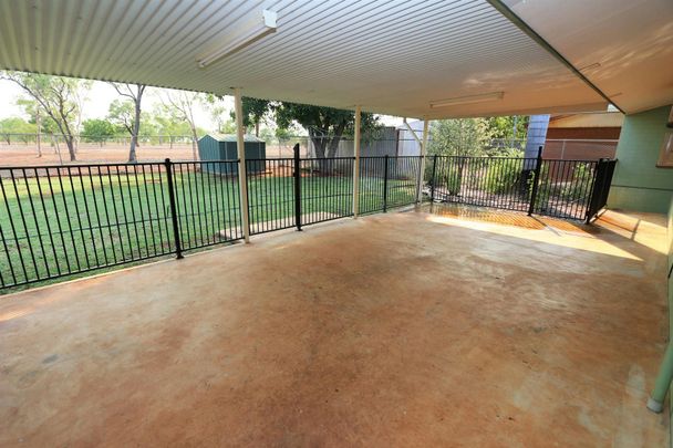 Well maintained family home!! - Photo 1