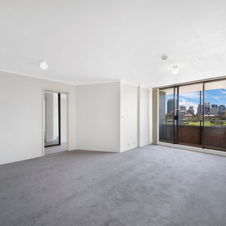 Spectacular Harbour & City Views in a Prestigious Potts Point Address - Photo 1