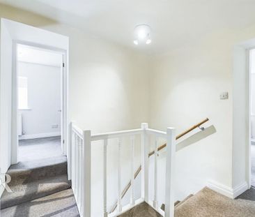 3 bedroom end of terrace house to rent - Photo 4