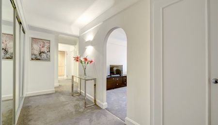 Luxury 2-Bed Apartment for Rent Pelham Court, Chelsea, London SW3 - Photo 2