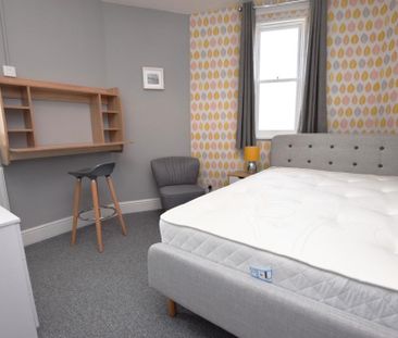 1 bedroom in a house share to rent - Photo 4